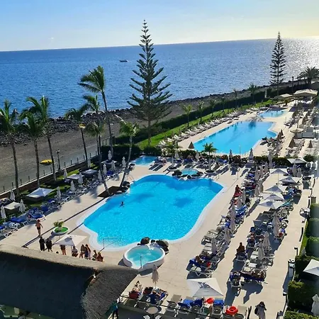 Ocean Front With Heated Pool Apartman *