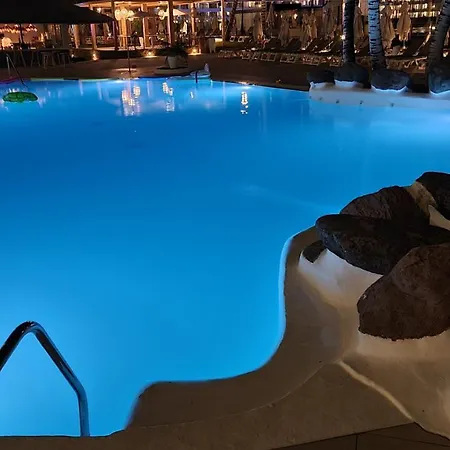 Ocean Breeze Oasis: Deluxe Beachfront Retreat With Stunning Views Playa Del Cura (Gran Canaria)