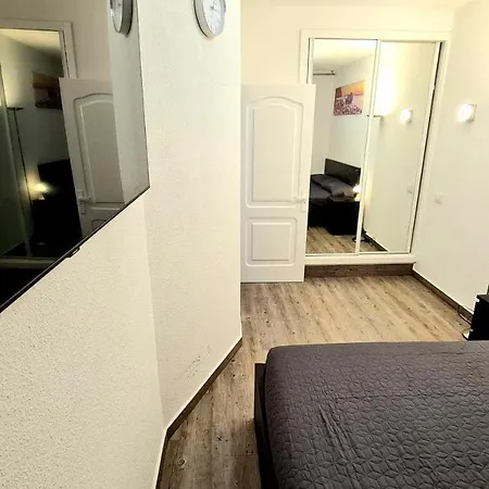 Apartment Oceanfront Deluxe 3 Cura-tauro-amadores, 2 Airconditioners, 2tv-65 Smart