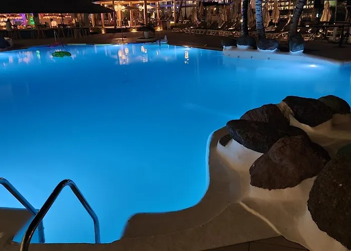 Oceanfront Deluxe-45m,heated Pools,2aircondition, 2tv-65